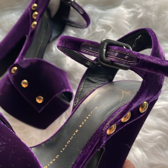 Giuseppe Zanotti Purple Velvet Heels - Picture 14 of 17
